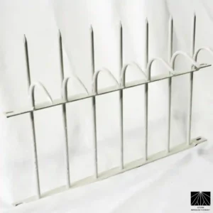 Espetos anti-escalada Ninja Deterrent série Classic Middle brancos, harmoniza perfeitamente com muros claros.